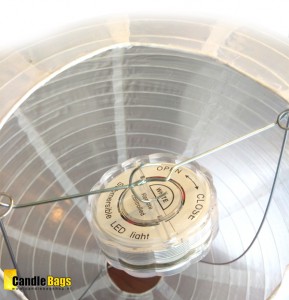 LED lamp met afstandsbediening in witte lampion