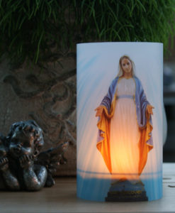 Alternative view of Candlecover Maria