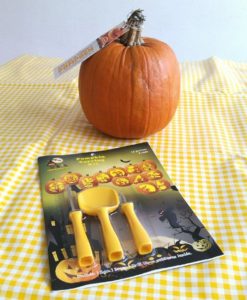 Halloween pompoen uitsnijd set met 12 unieke patronen om uit te snijden