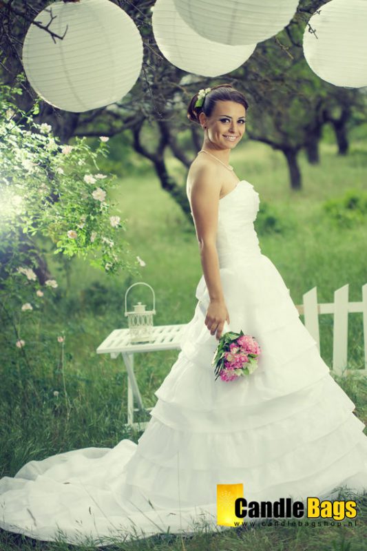 bruid met lampionnen