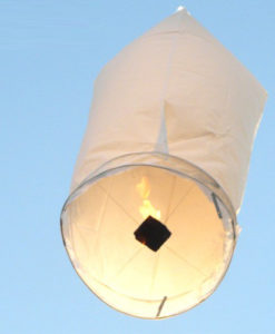 mooie witte wensballon